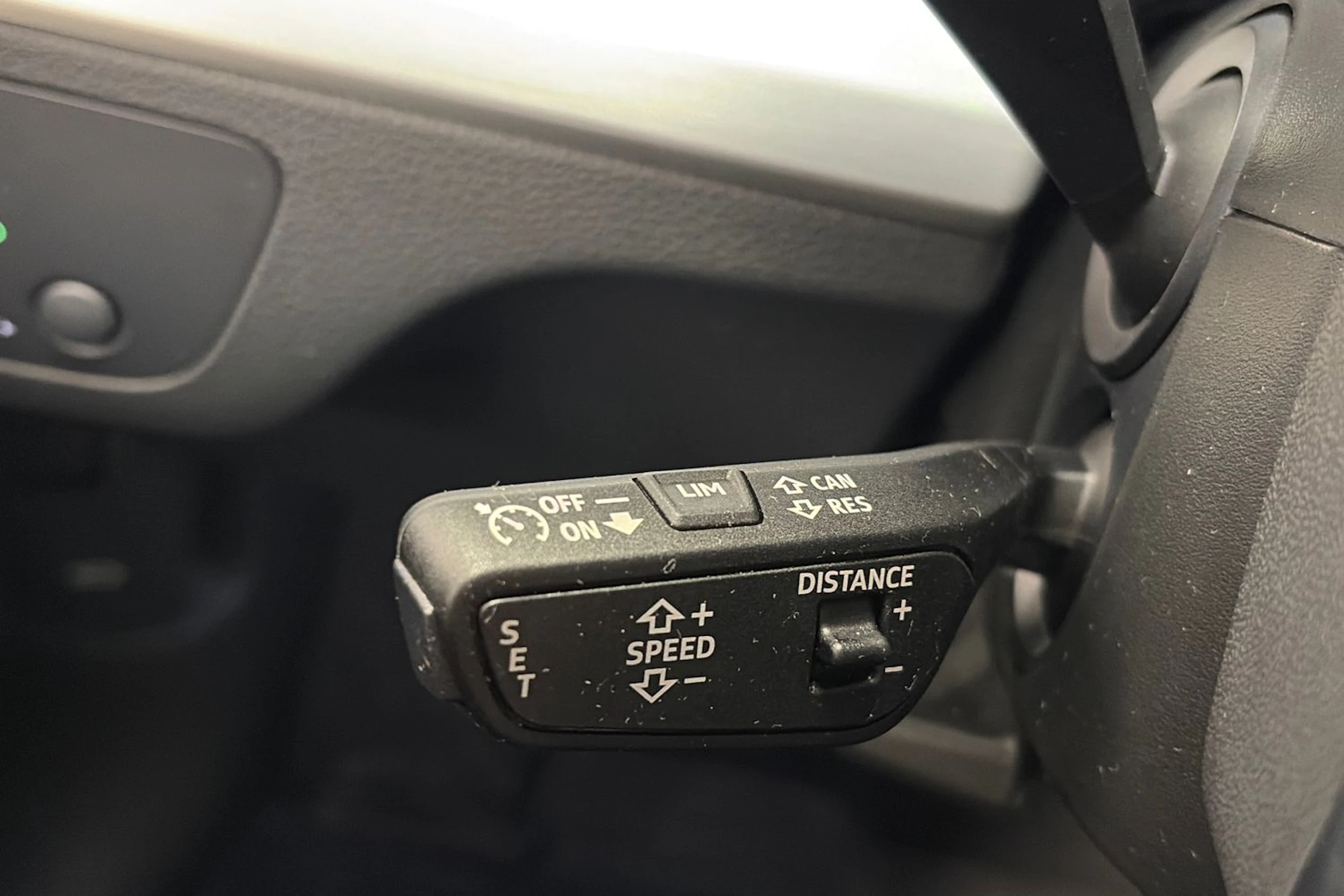 musta Audi Q5 2024 kuva 24.
