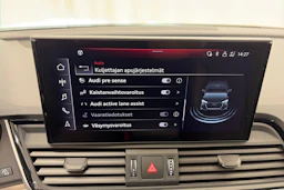 musta Audi Q5 2024 kuva 30.