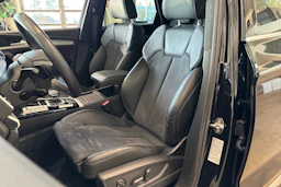 Musta Audi Q5 2024 kuva 11.