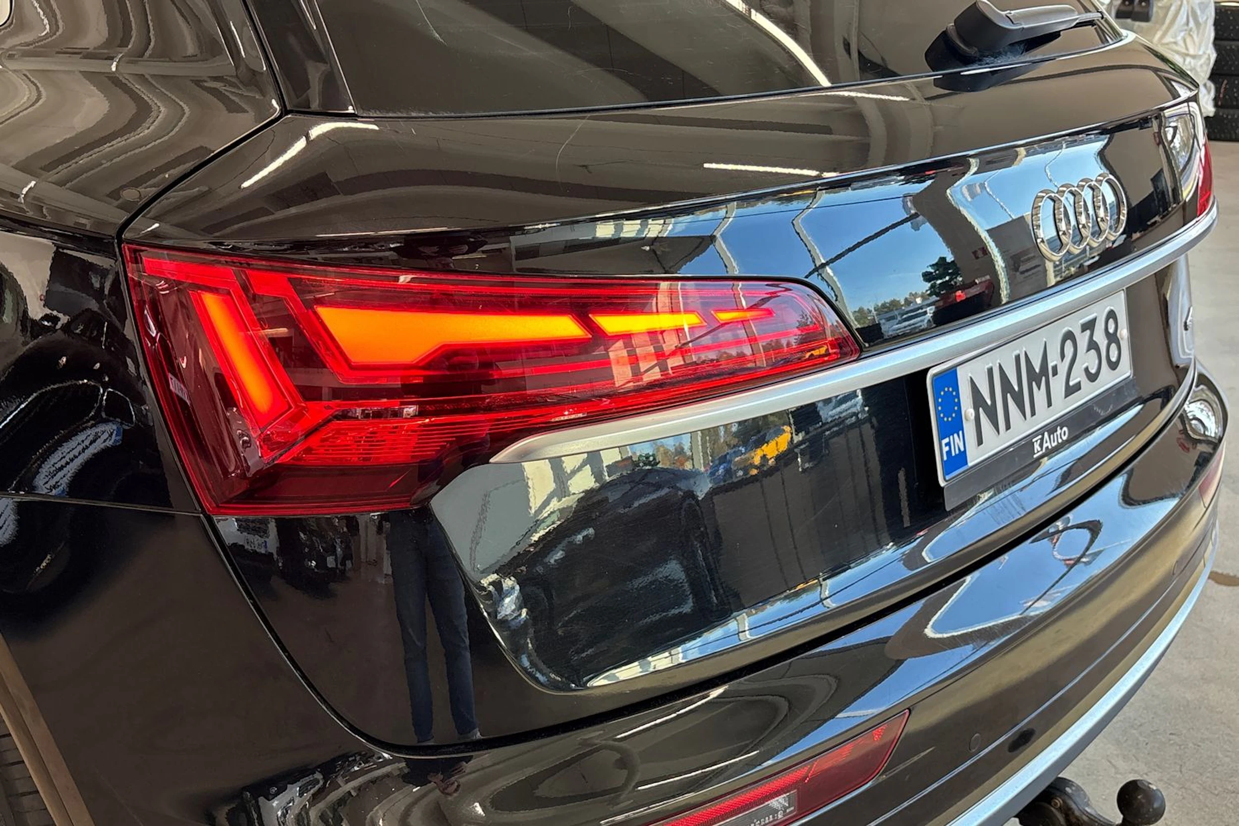 Musta Audi Q5 2024 kuva 13.