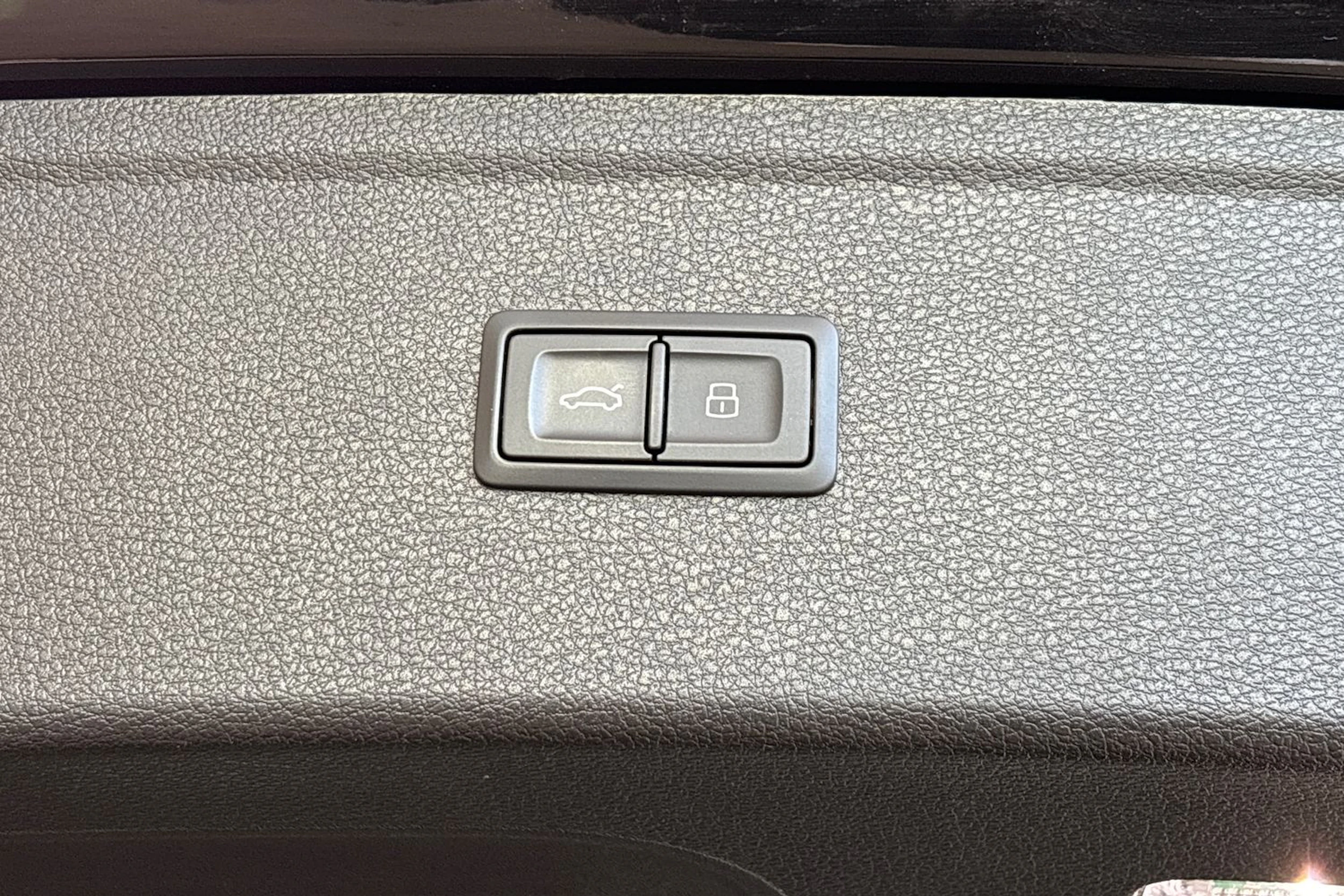 Musta Audi Q5 2024 kuva 14.