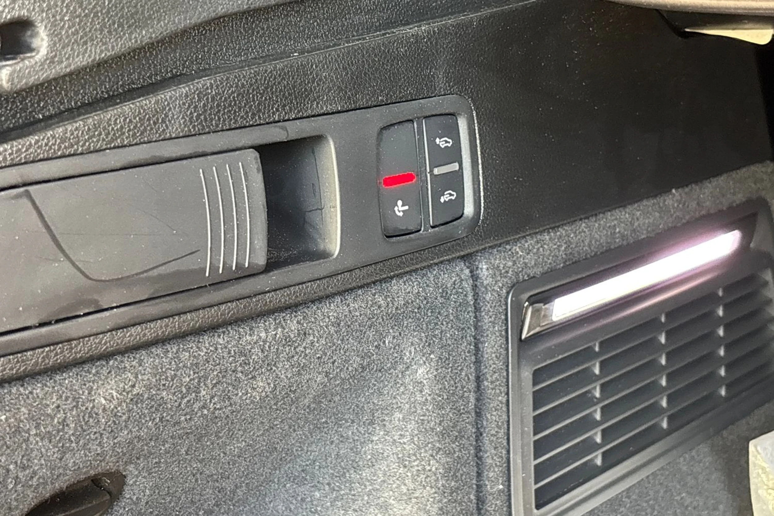 Musta Audi Q5 2024 kuva 15.