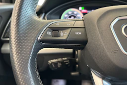 Musta Audi Q5 2024 kuva 21.