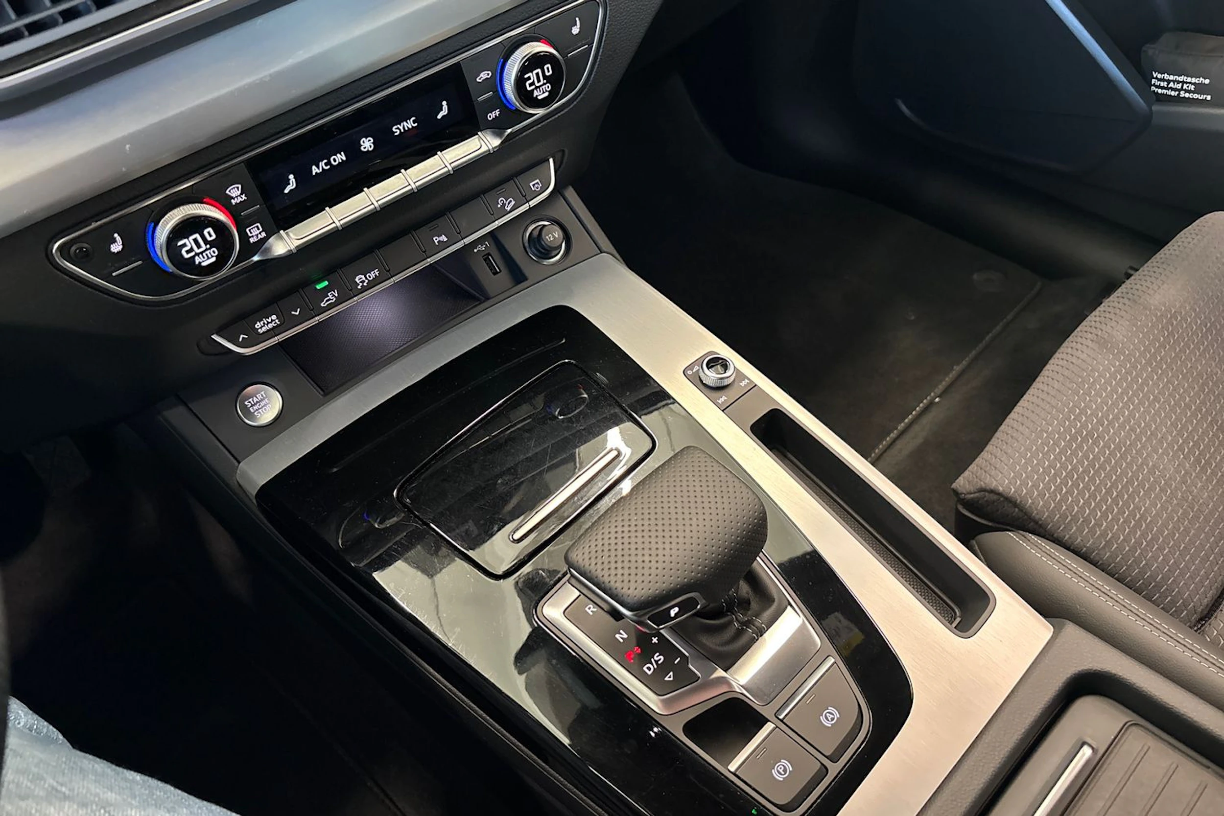 Musta Audi Q5 2024 kuva 29.