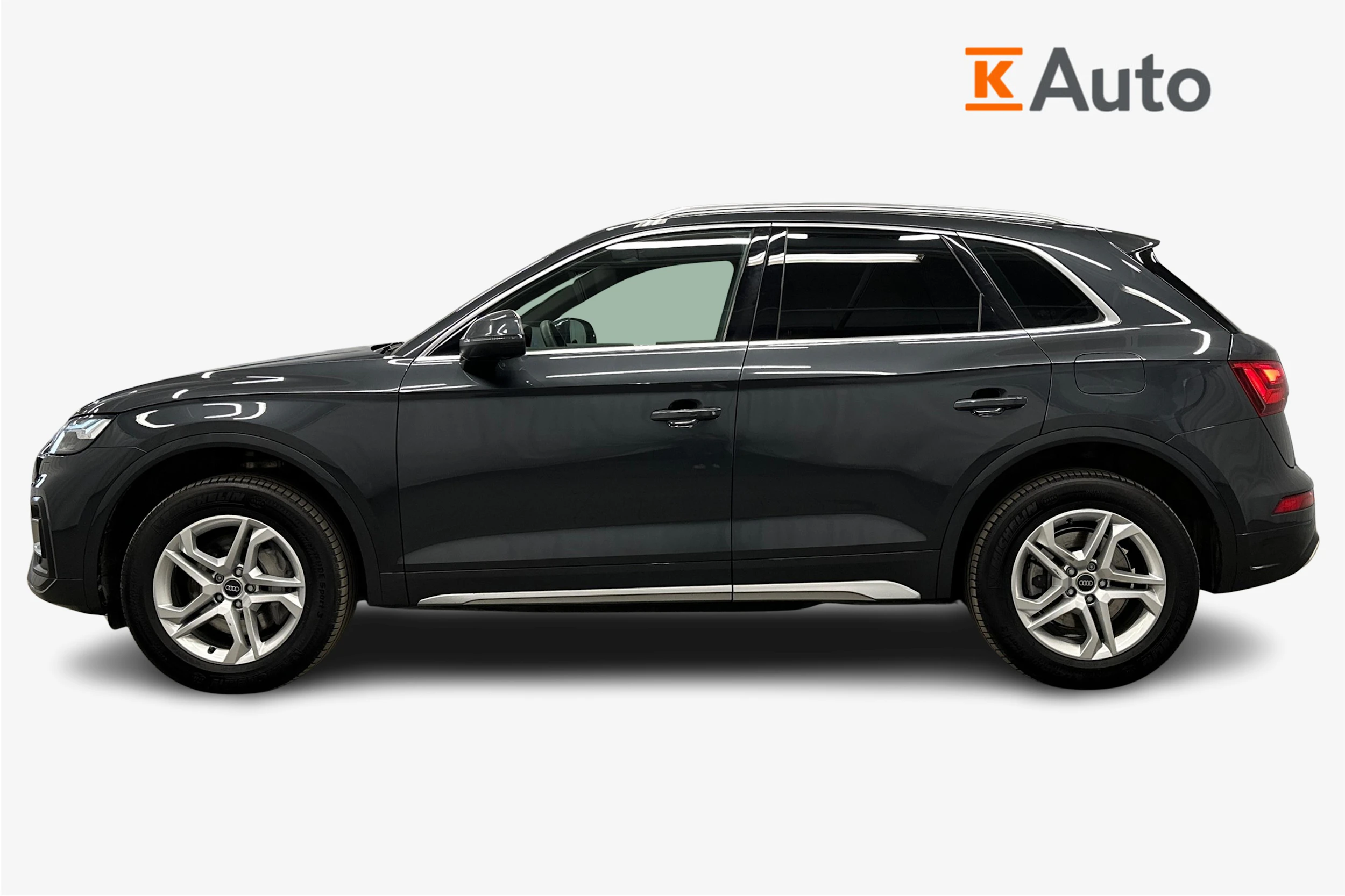 met. harmaa Audi Q5 2024 kuva 7.