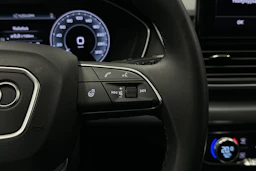 met. harmaa Audi Q5 2024 kuva 16.
