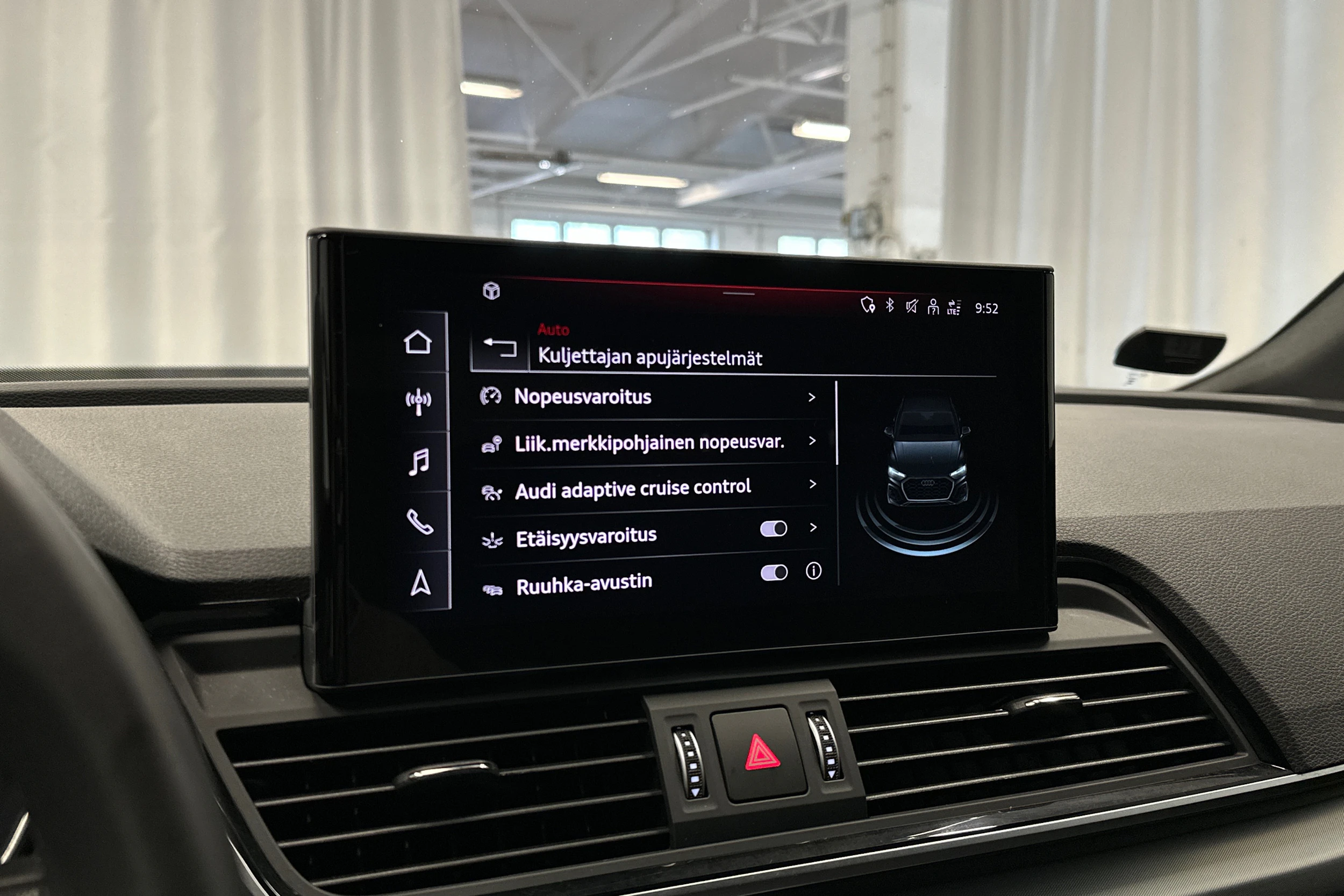 met. harmaa Audi Q5 2024 kuva 21.