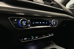 met. harmaa Audi Q5 2024 kuva 25.