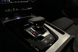 met. harmaa Audi Q5 2024 kuva 26.