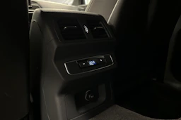 met. harmaa Audi Q5 2024 kuva 28.