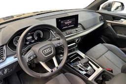 harmaa Audi Q5 2024 kuva 6.