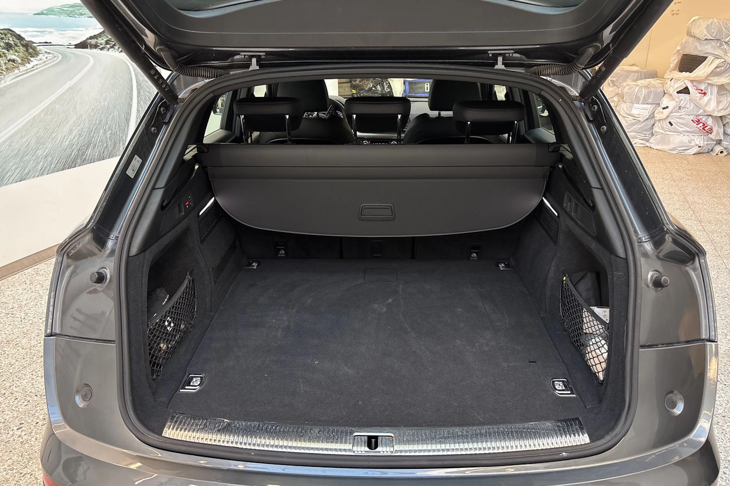 harmaa Audi Q5 2024 kuva 11.