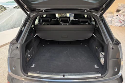 harmaa Audi Q5 2024 kuva 11.