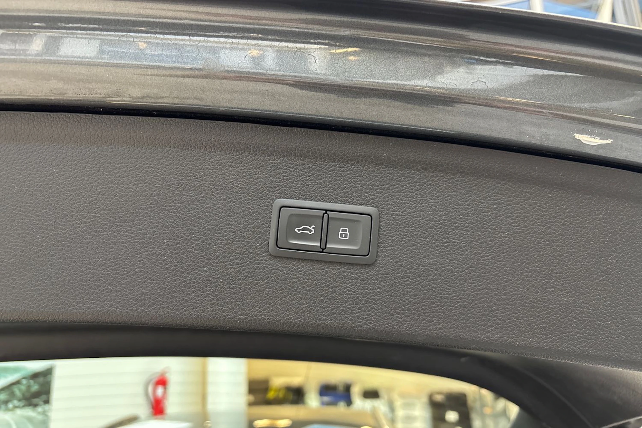 harmaa Audi Q5 2024 kuva 12.