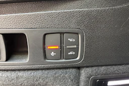 harmaa Audi Q5 2024 kuva 13.