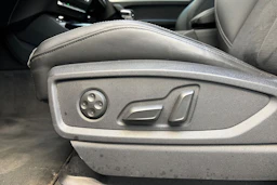 harmaa Audi Q5 2024 kuva 18.