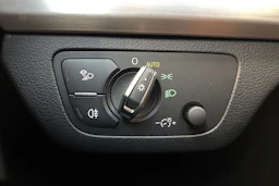 harmaa Audi Q5 2024 kuva 19.