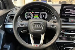 harmaa Audi Q5 2024 kuva 20.