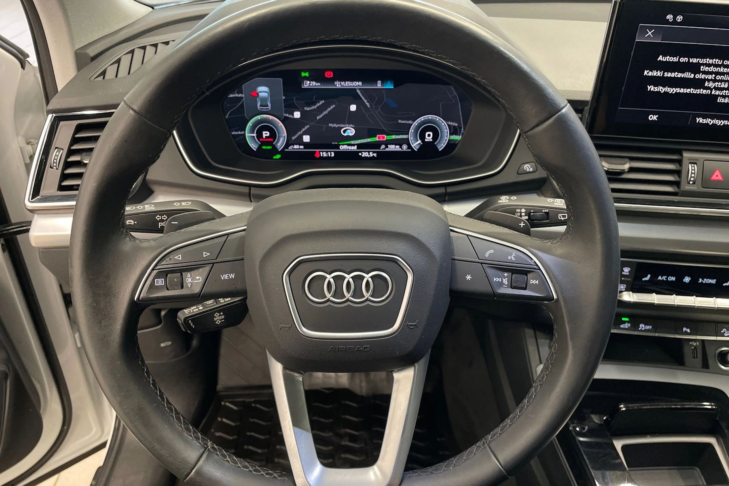 Valkoinen Audi Q5 2024 kuva 12.
