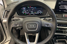 Valkoinen Audi Q5 2024 kuva 12.