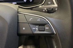Valkoinen Audi Q5 2024 kuva 14.