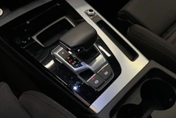 Valkoinen Audi Q5 2024 kuva 17.