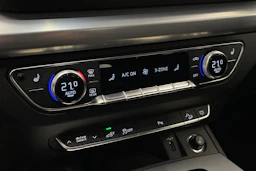 Valkoinen Audi Q5 2024 kuva 18.