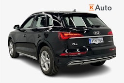 musta Audi Q5 2024 kuva 2.