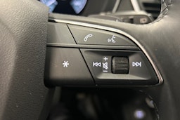 musta Audi Q5 2024 kuva 20.