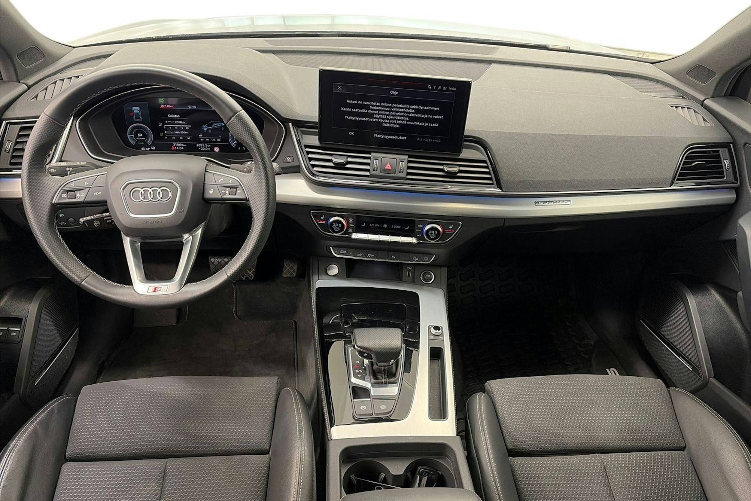 Harmaa Audi Q5 2024 kuva 9.