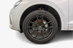 Harmaa Audi Q5 2024 kuva 11.