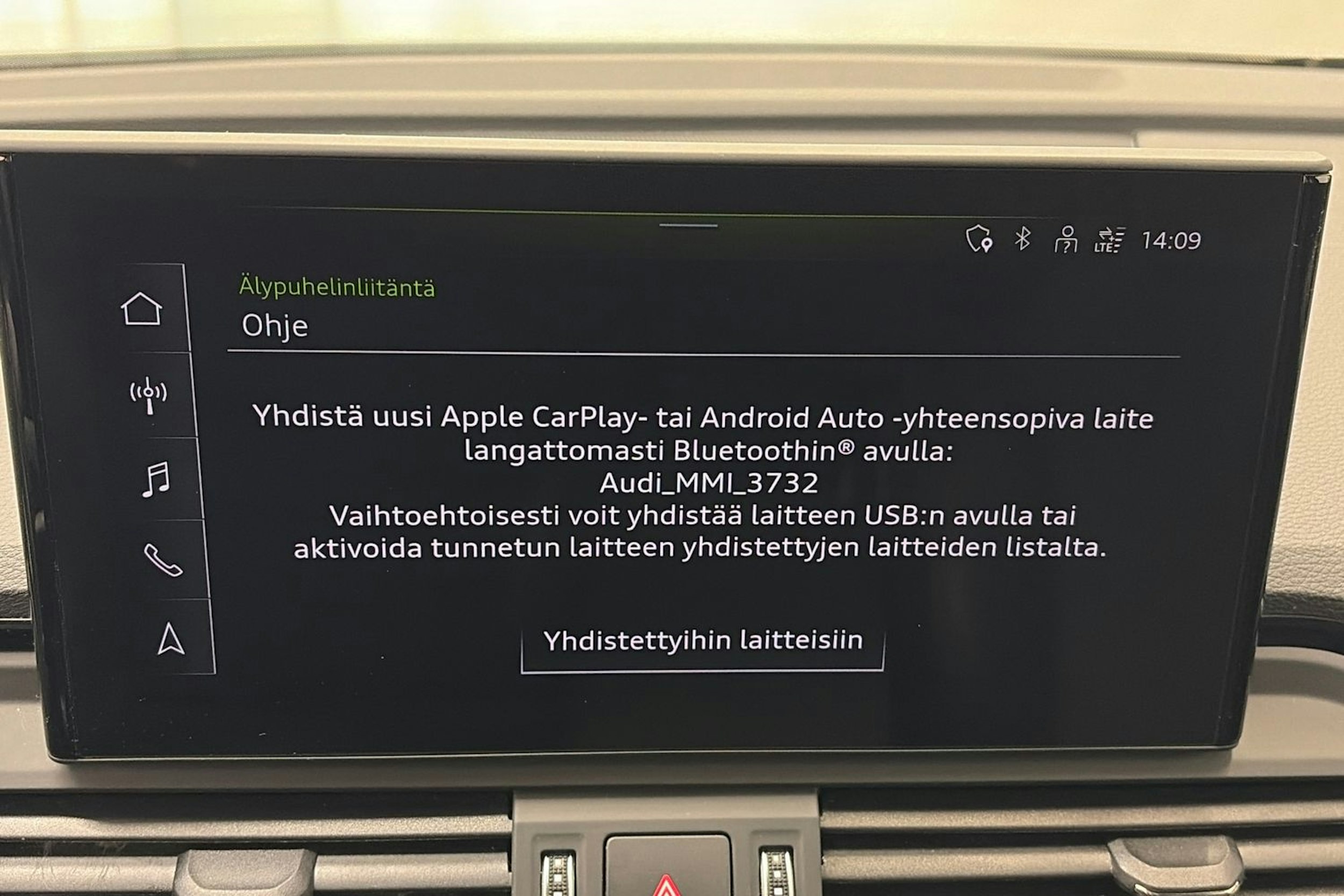 Harmaa Audi Q5 2024 kuva 26.