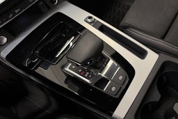 Harmaa Audi Q5 2024 kuva 30.