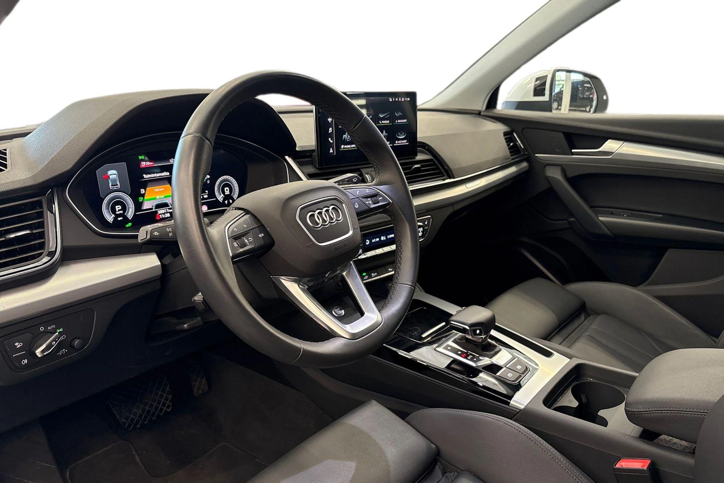valkoinen Audi Q5 2024 kuva 6.