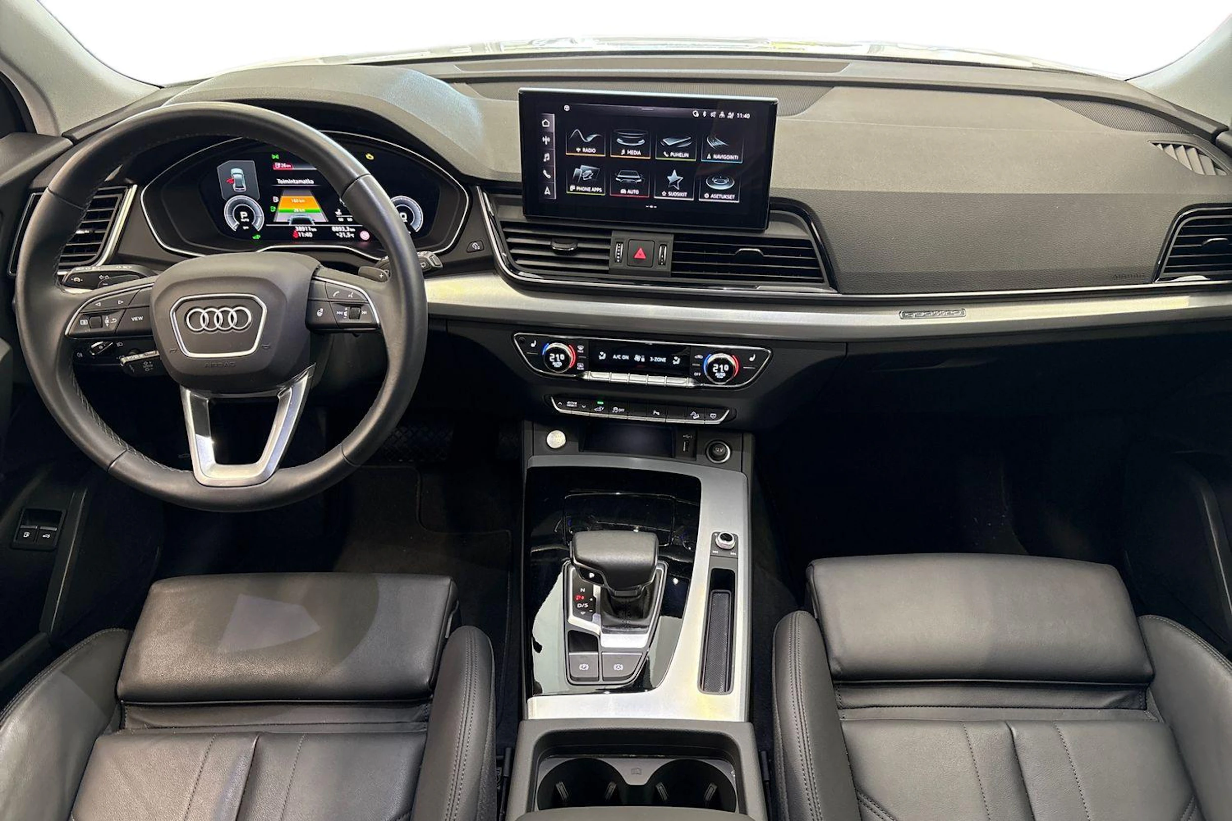 valkoinen Audi Q5 2024 kuva 7.