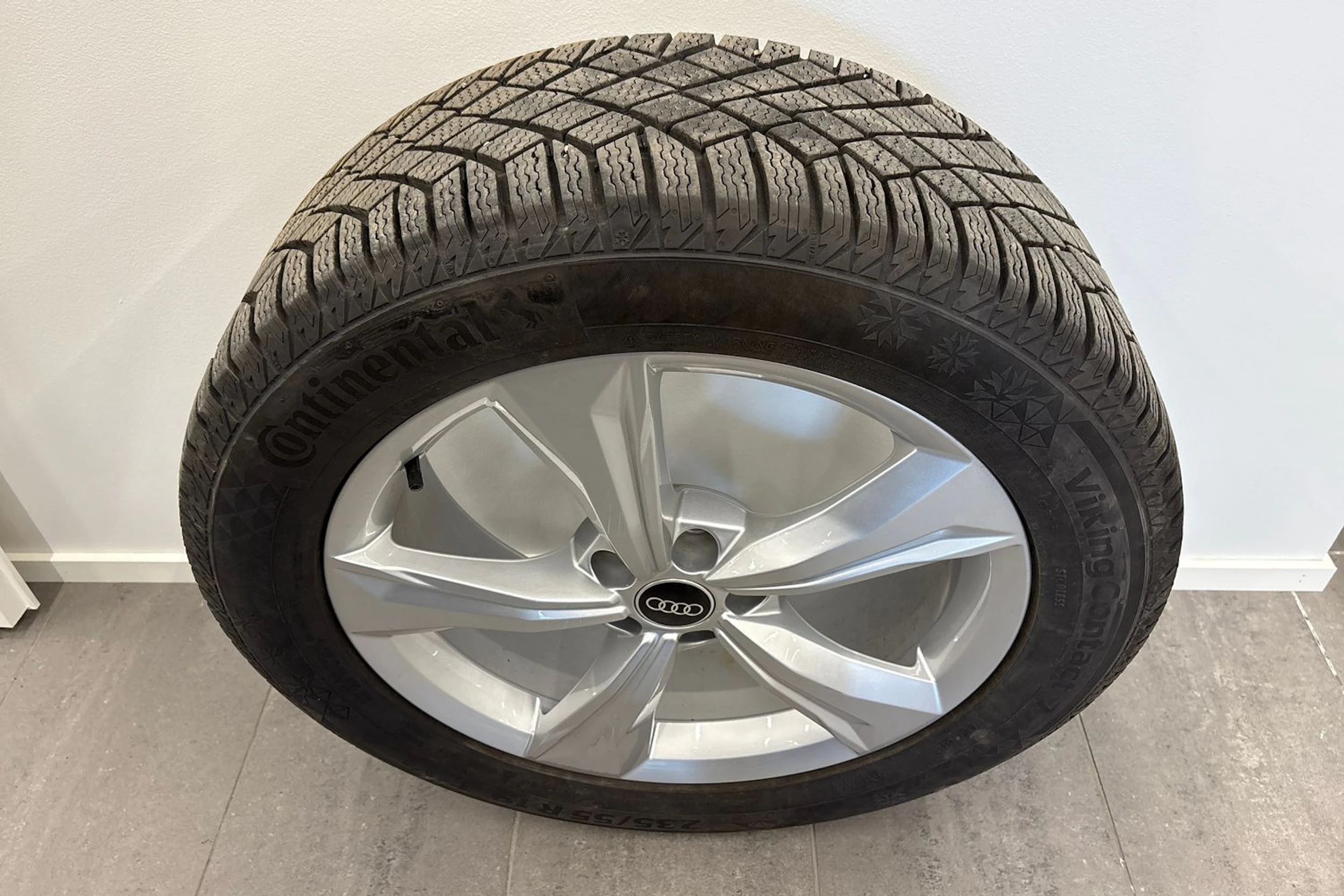 valkoinen Audi Q5 2024 kuva 10.