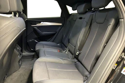 Musta Audi Q5 2024 kuva 8.