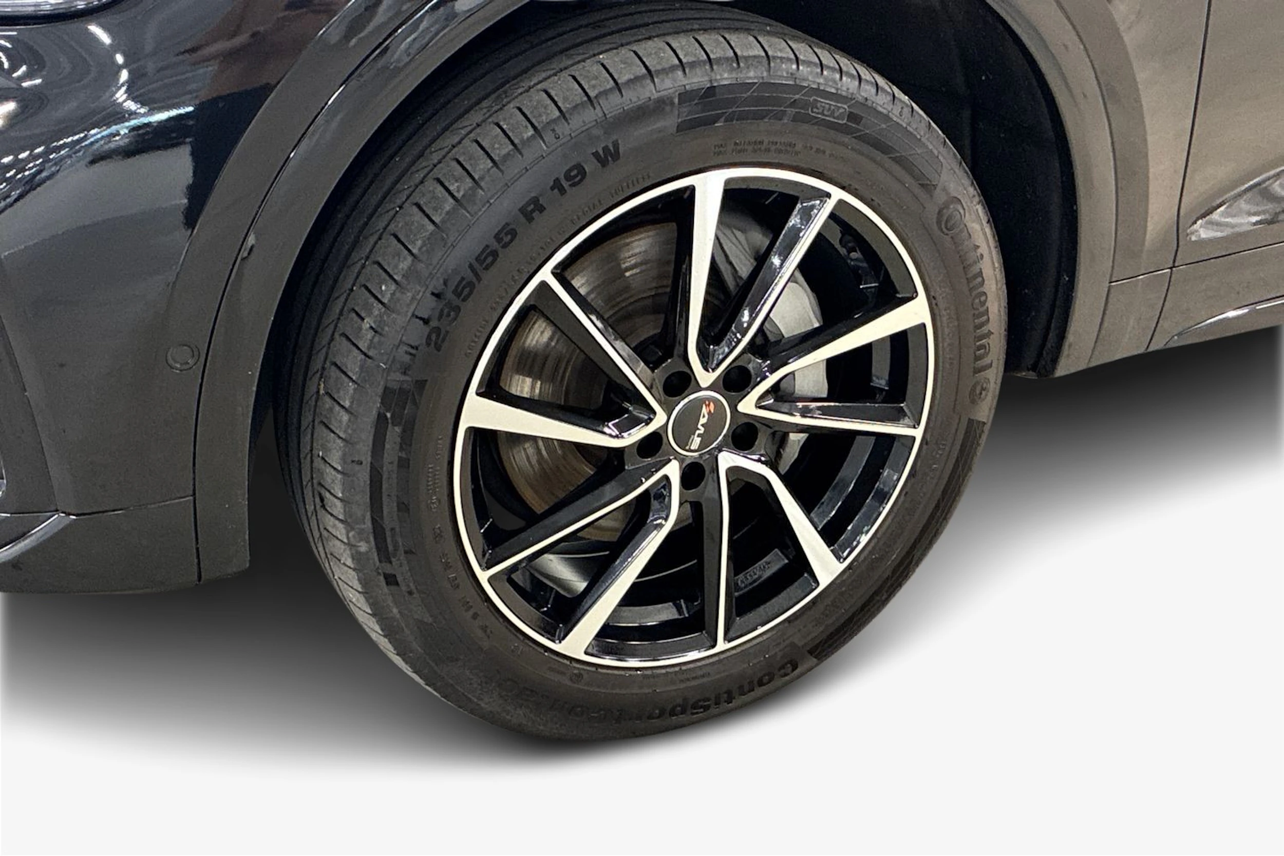 Musta Audi Q5 2024 kuva 9.