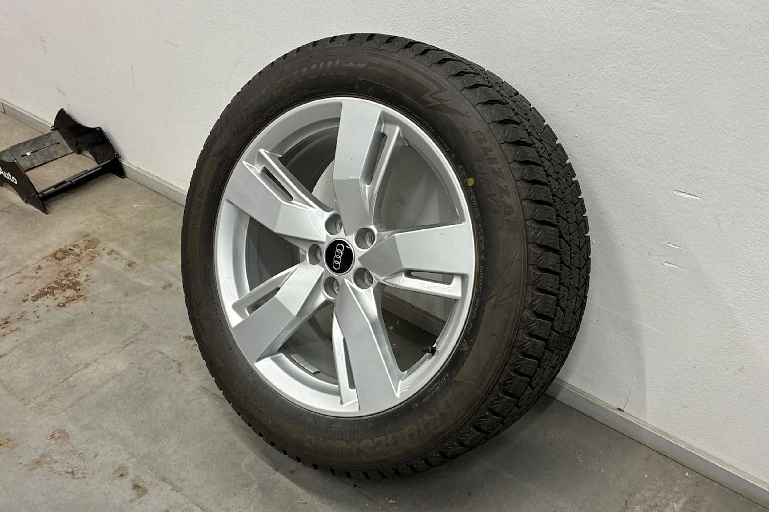 Musta Audi Q5 2024 kuva 10.