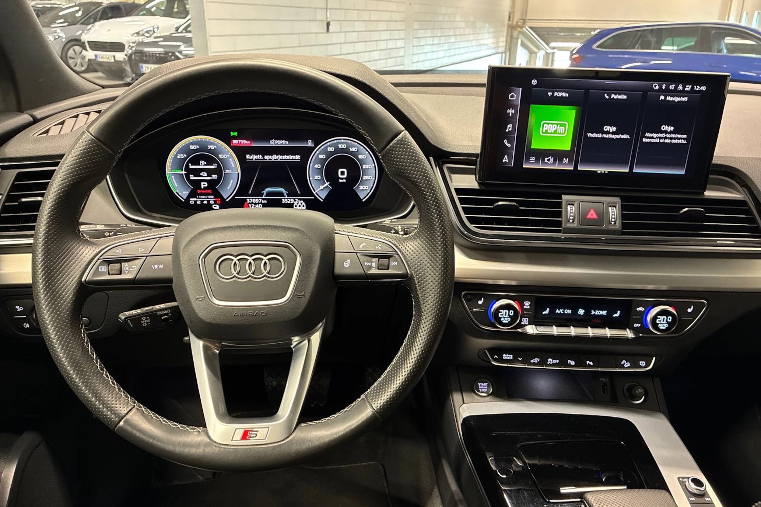 Musta Audi Q5 2024 kuva 11.