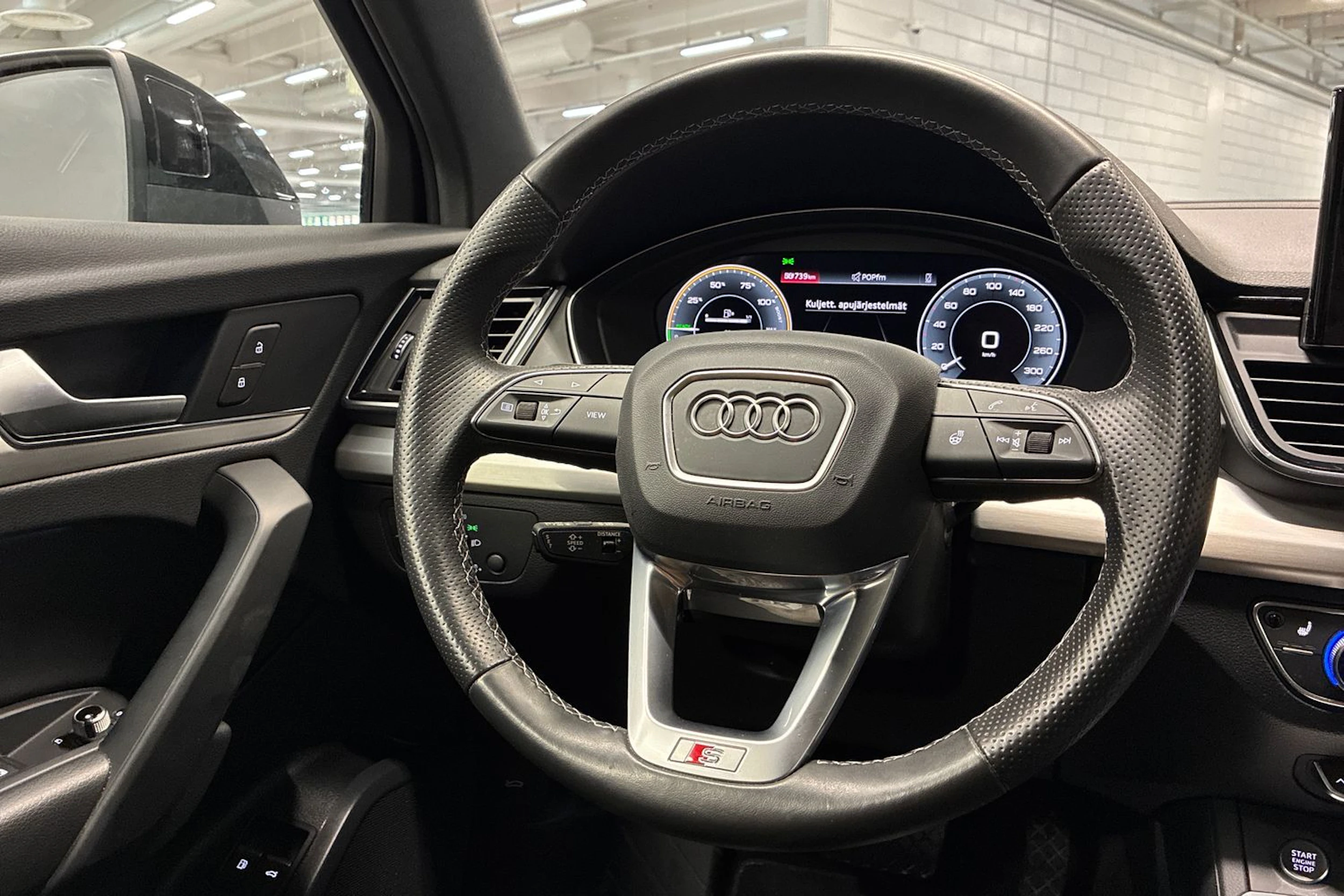 Musta Audi Q5 2024 kuva 12.
