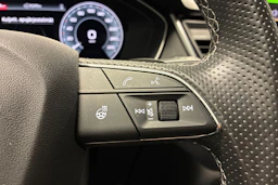 Musta Audi Q5 2024 kuva 15.