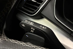 Musta Audi Q5 2024 kuva 17.