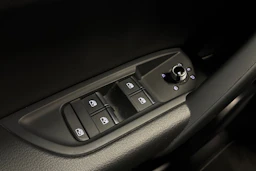 Musta Audi Q5 2024 kuva 19.