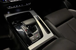 Musta Audi Q5 2024 kuva 21.