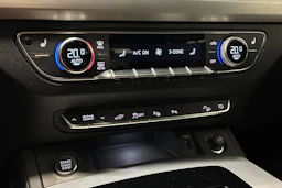 Musta Audi Q5 2024 kuva 22.