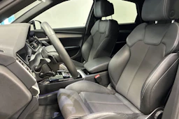 Musta Audi Q5 2024 kuva 26.