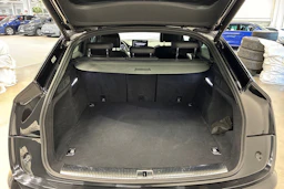 Musta Audi Q5 2024 kuva 27.