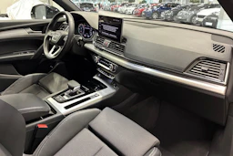 Musta Audi Q5 2024 kuva 30.