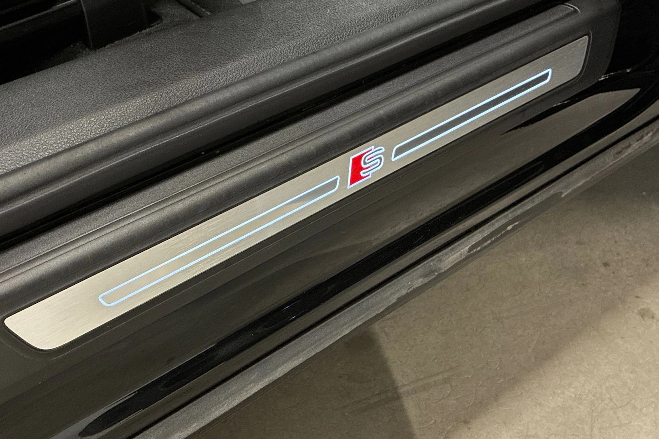 Musta Audi Q5 2024 kuva 31.